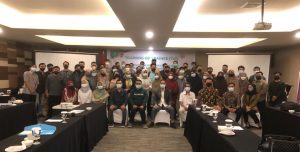 Foto bersama peserta Training of Trainee Kegiatan Identifikasi dan Inventarisasi Tanah Ulayat di Provinsi Sumatera Barat dan Kalimantan Tengah Tahun 2021, Padang (13/07/2021).